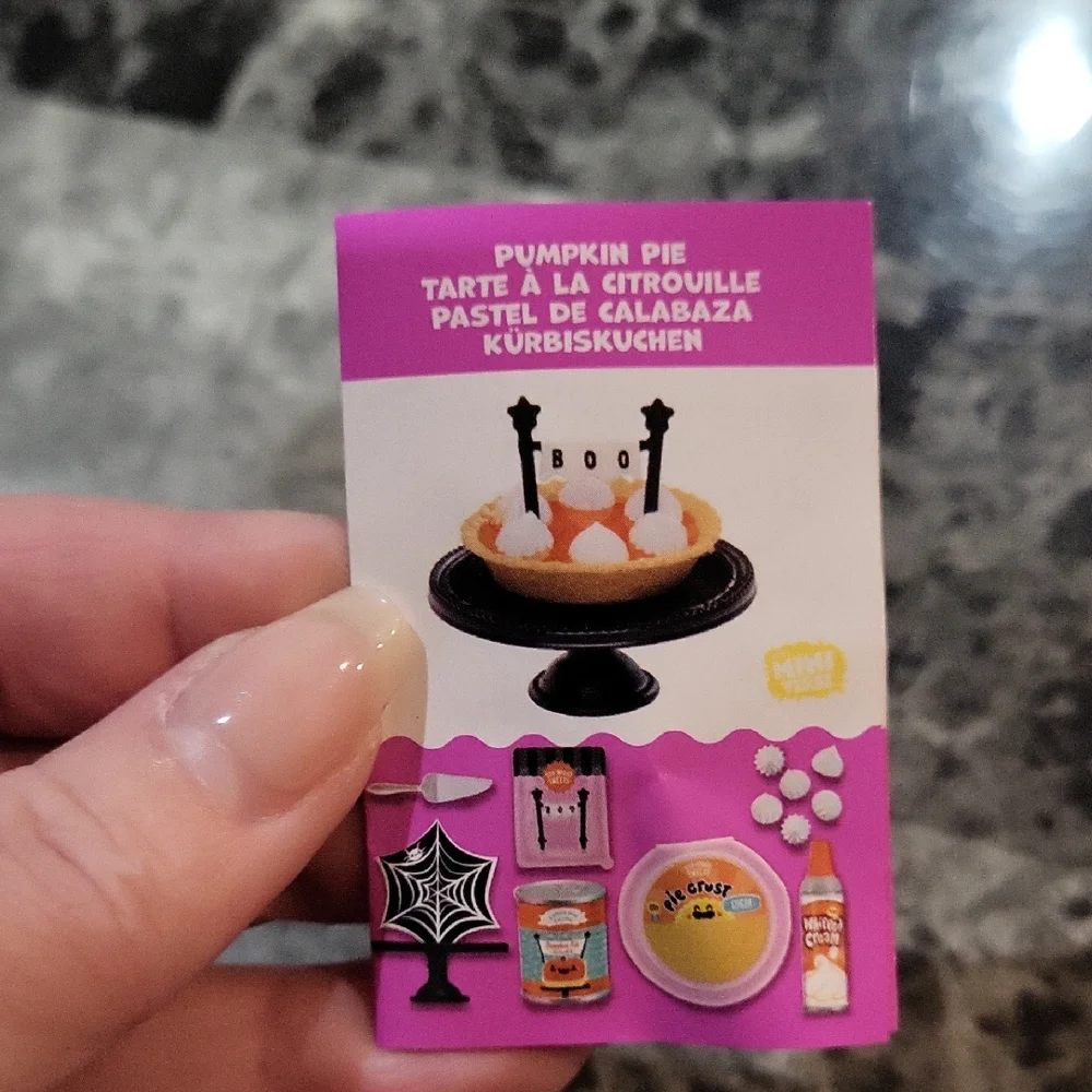 Miniverse Make It Mini Halloween Pumpkin Pie